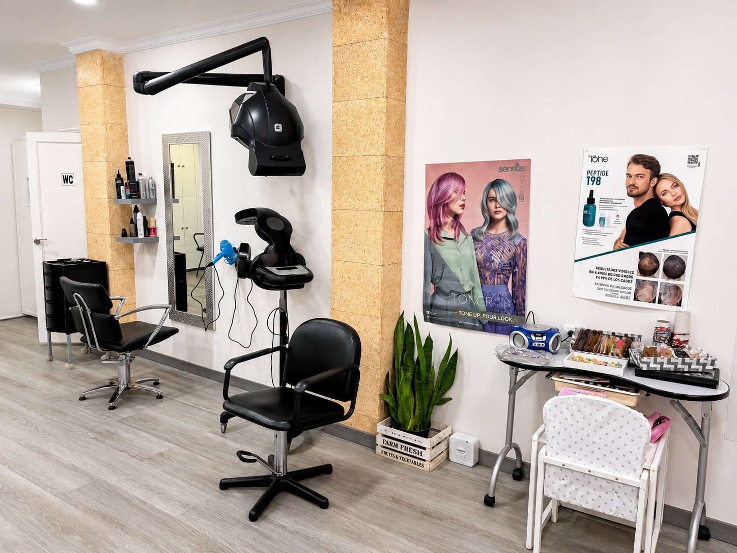Zona de trabajo de Eli's Salón de Peluquería